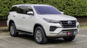 Toyota Fortuner White